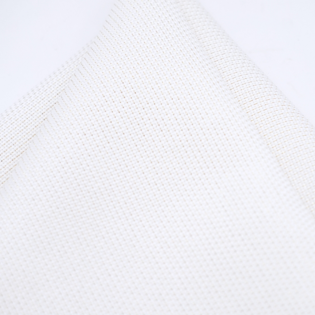 Servilleta blanca yute con hilos dorados