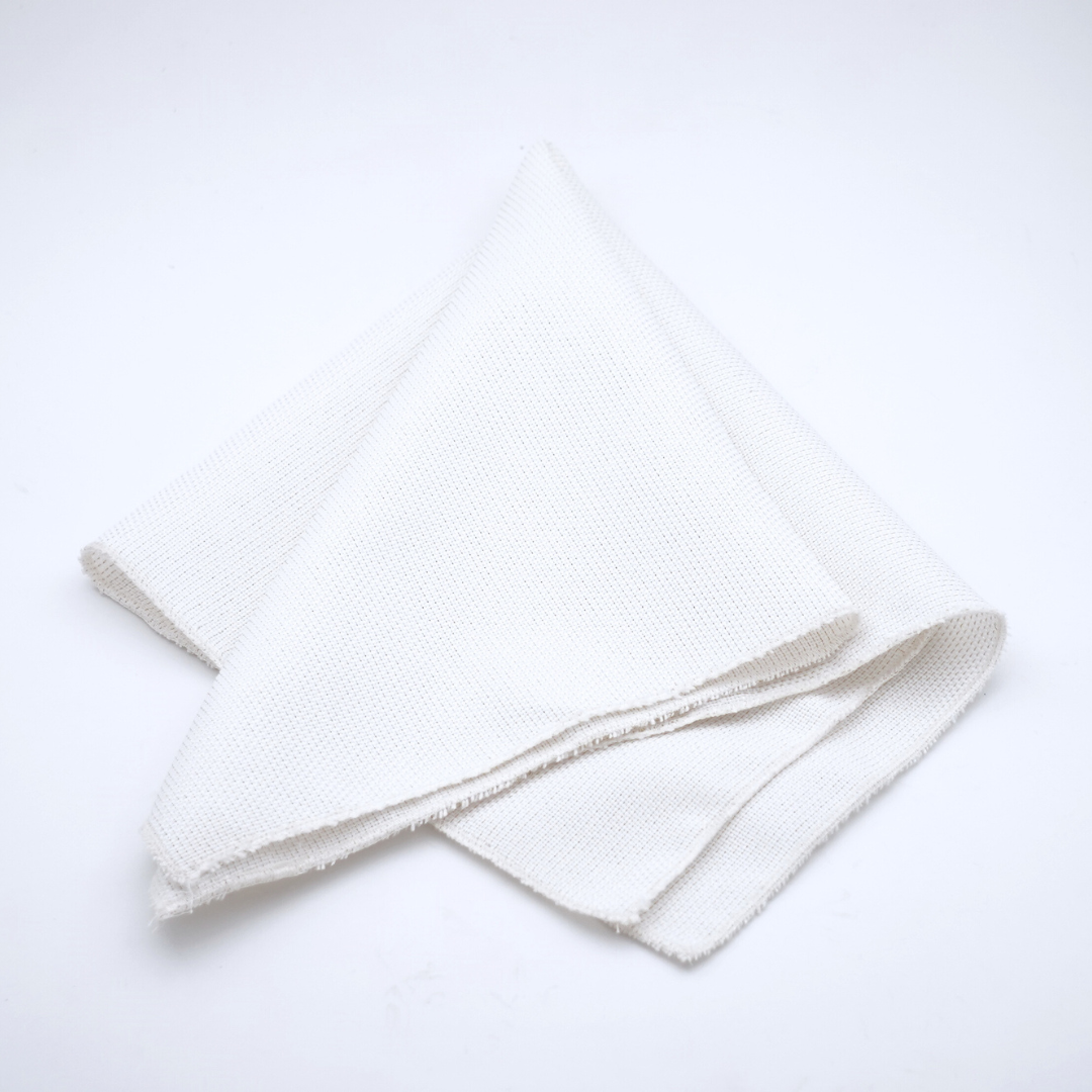 Servilleta blanca yute con hilos dorados